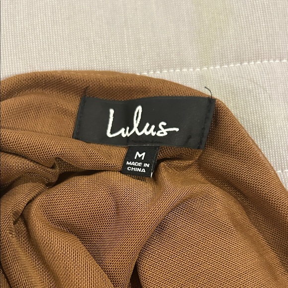 Lulu’s Brown Ribbed Ruched Sleeve Top - Picture 2 of 3